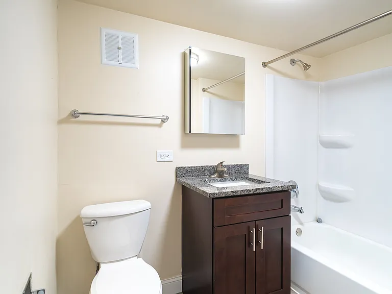 Regents Park Apartments — Photo 10