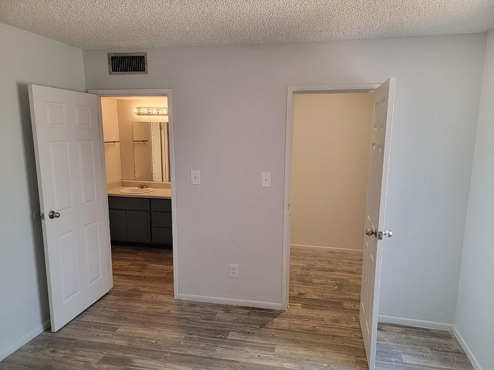 2nd image of 21452 N 23rd Ave #202