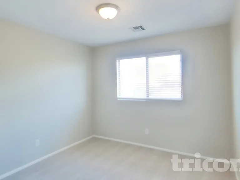 42065 W Sunland Dr — Photo 12