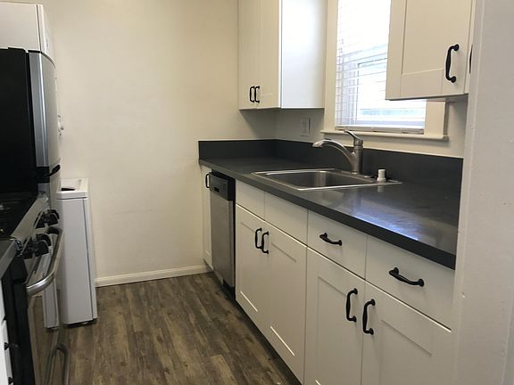 5th image of 4454 North Ave