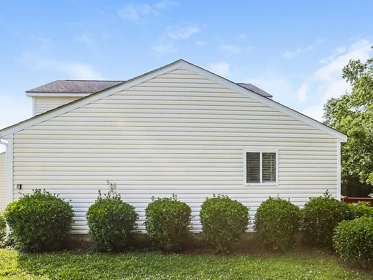 137 Lantana Dr — Photo 16