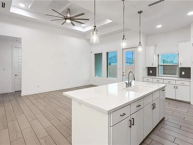5106 Sebastian Dr — Photo 9