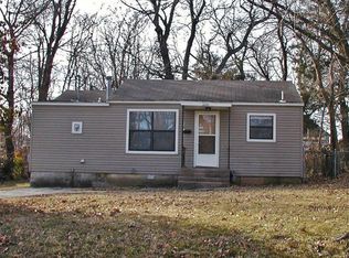 2261 N Lyon Ave, Springfield, MO 65803