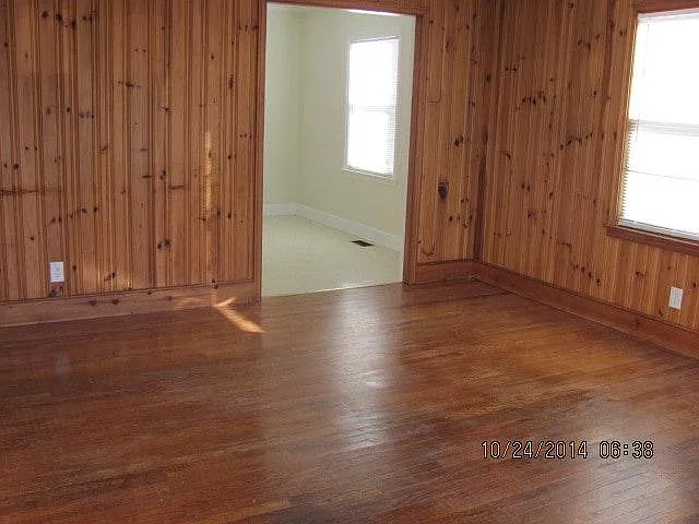 3 bed, 1500 sqft, $1,650 — Photo 2