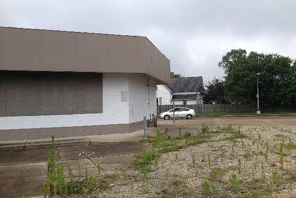 2nd image of 1232 E Main St