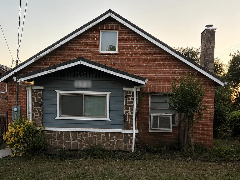 2850 Myers St — Photo 1