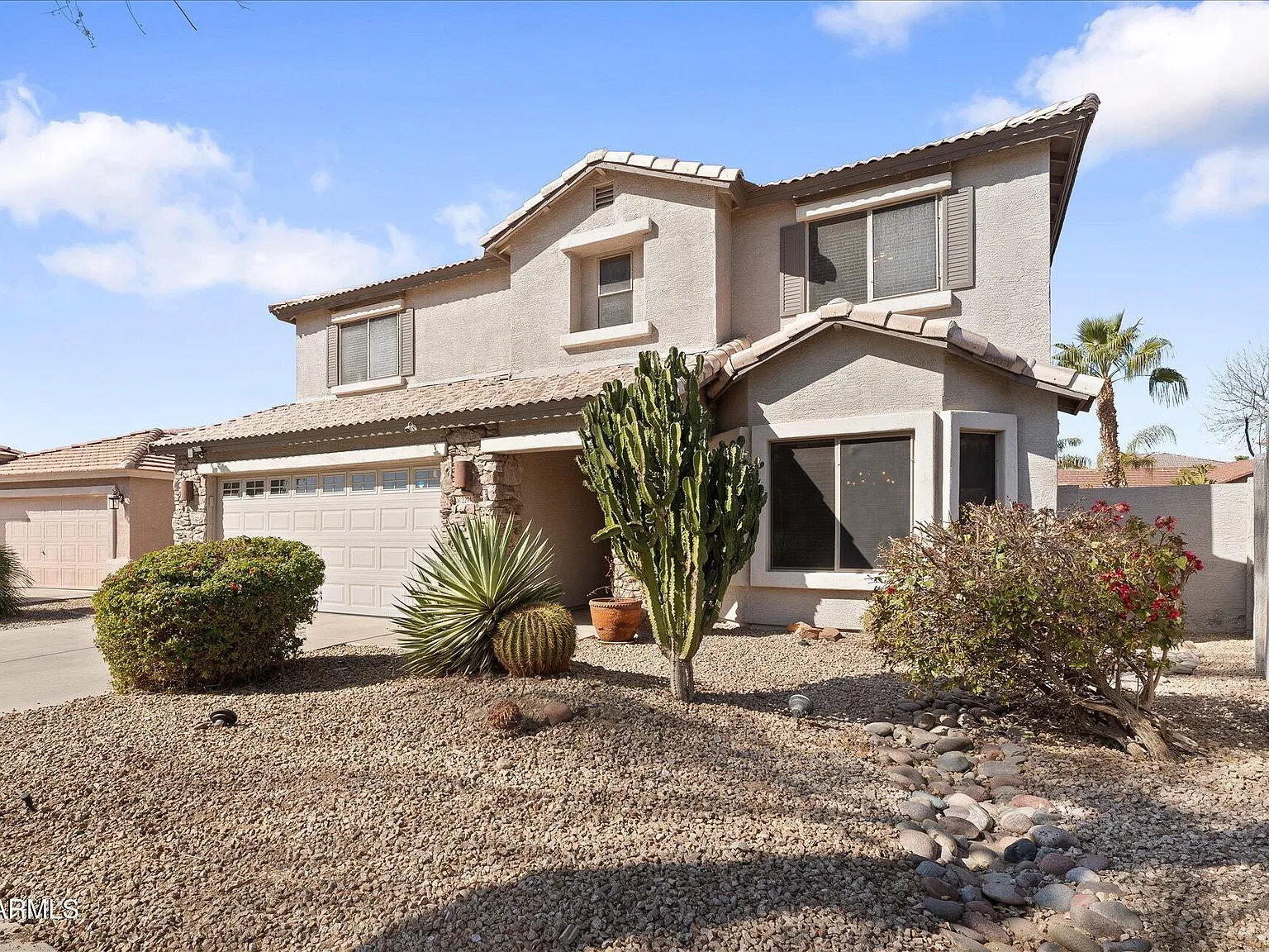 4 bed, 2.5 bath, 2872 sqft, $4,500 — Photo 2