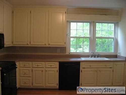 5th image of 14 Hillandale Cir