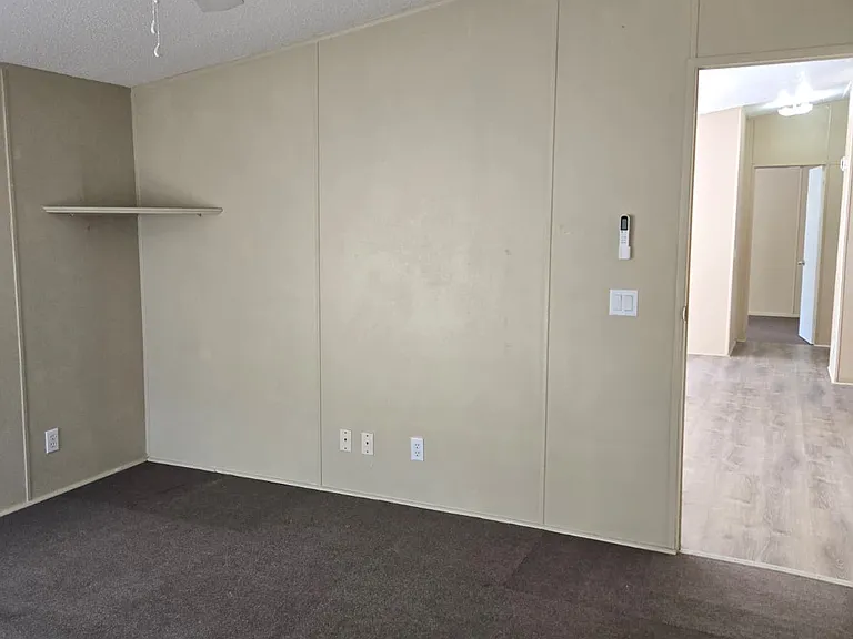 910 W Maxanna Blvd — Photo 25