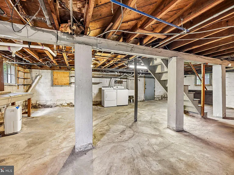 526 N Ivy St — Photo 41