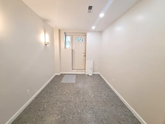 Rented by Friedman Mayer, LREB | media 17