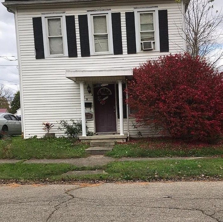 1st image of 319 W 2nd St