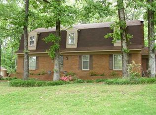 898 S Summer Shade Ln, Memphis, TN 38116