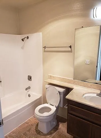 4850 Williamsburg Ln #11 — Photo 14