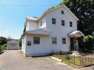 17 Carroll Ct, Naugatuck, CT 06770