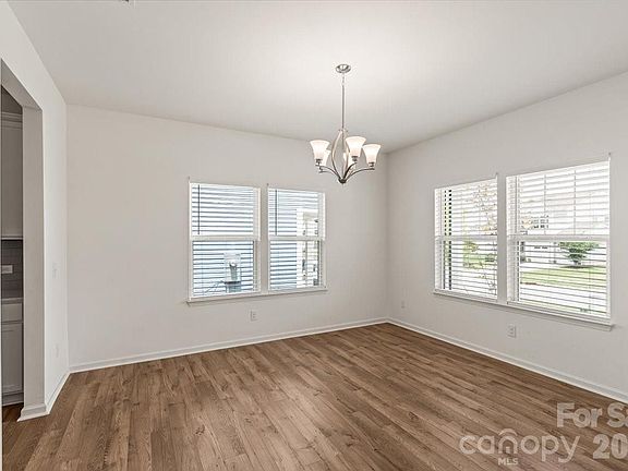 4th image of 183 Parkmont Dr