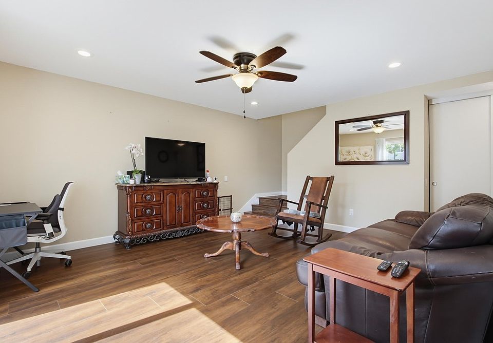 1st image of 3454 Castle Glen Dr Unit 102
