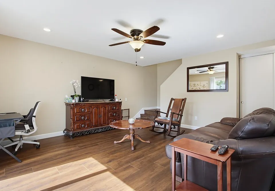 3454 Castle Glen Dr #102