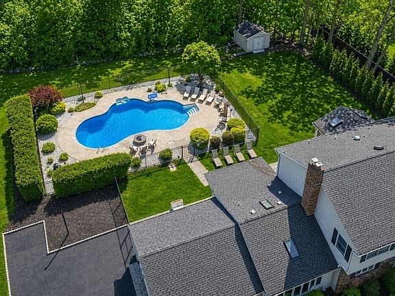 2nd image of 112 Urban Club Rd