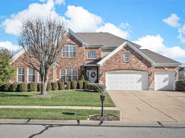 703 Castle Tower Dr, Ballwin, MO 63021