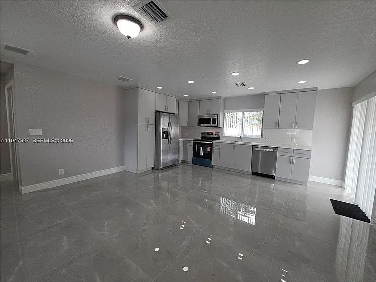 4360 NW 15th St — Photo 1