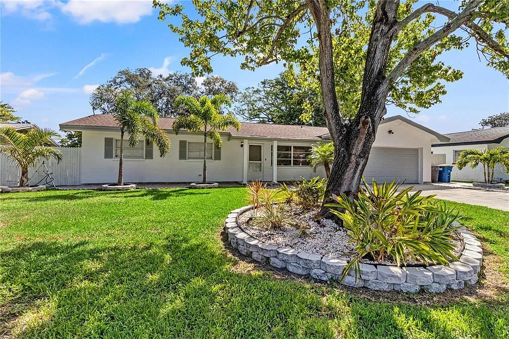 3 bed, 2.0 bath, 1326 sqft, $3,300 — Photo 1