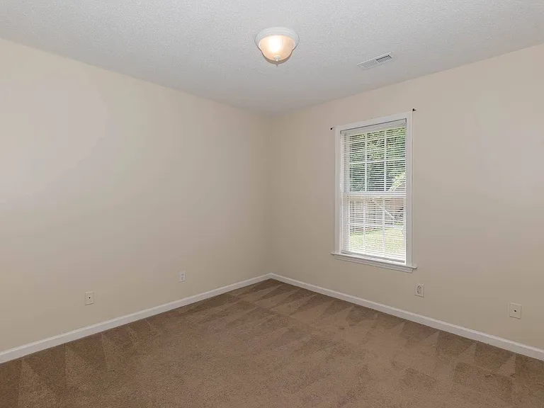 709 Arden St — Photo 2