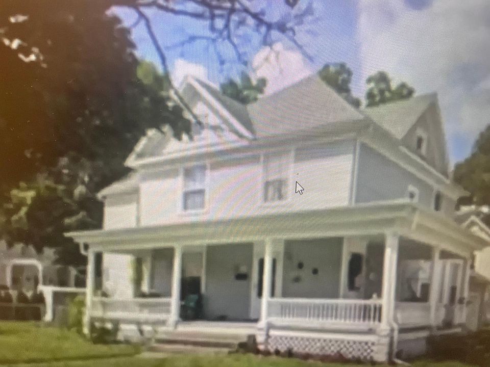 1st image of 444 Montgomery St