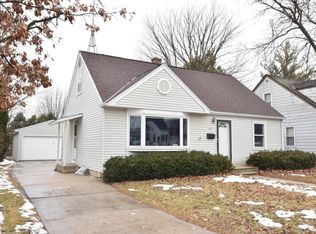 686 Wolcott St, West Bend, WI 53090