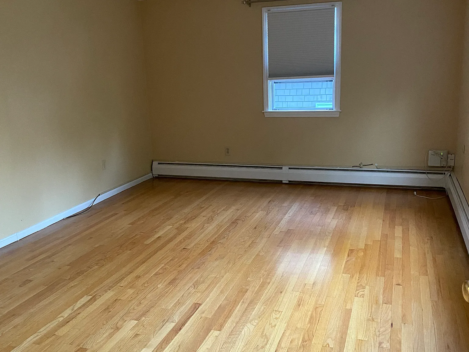 2 bed, 1000 sqft, $2,100 — Photo 2