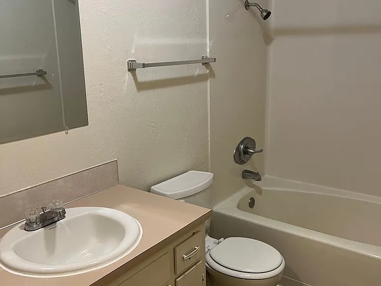 Summerwood Apartments — Photo 12
