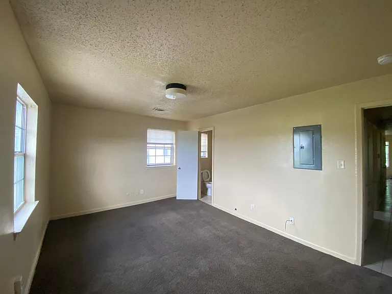 5822 Valley Dr — Photo 8