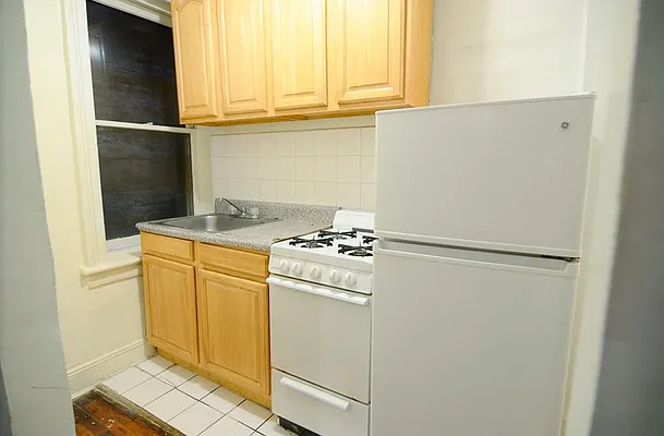 Rented by Park Property Advisors | media 12