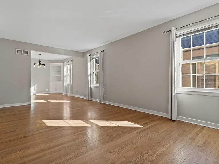 4918 N Berkeley Blvd — Photo 9