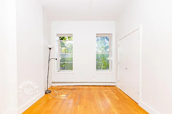 Rented by MySpaceNYC | media 4