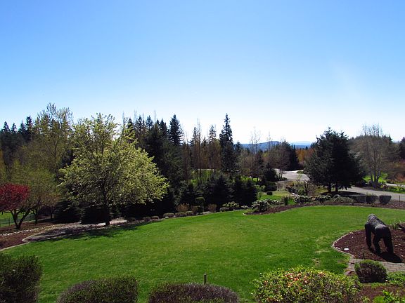 3rd image of 22709 NE 132nd Cir