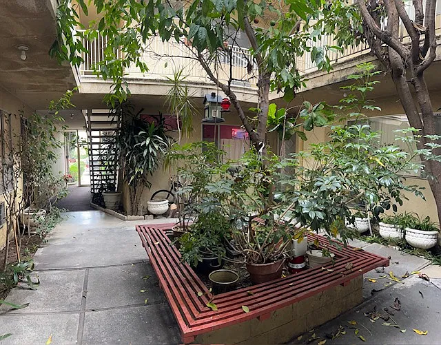 Studio, 850 sqft, $1,850 — Photo 3
