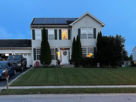 3rd image of 405 Anna Ct