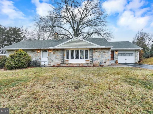 3321 Sycamore Rd, Dover, PA 17315