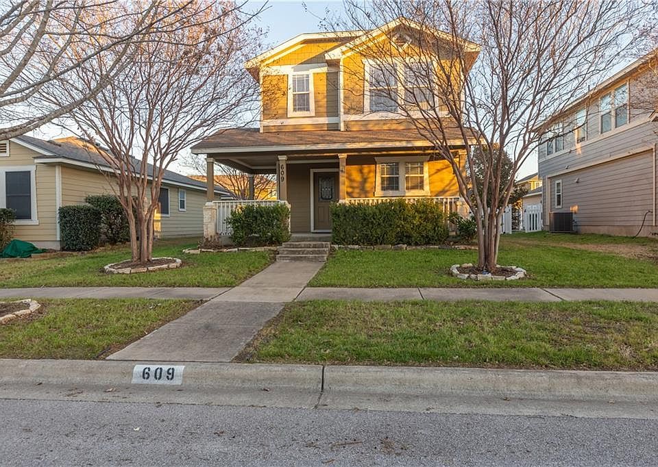 1st image of 609 Rolling Oak Dr