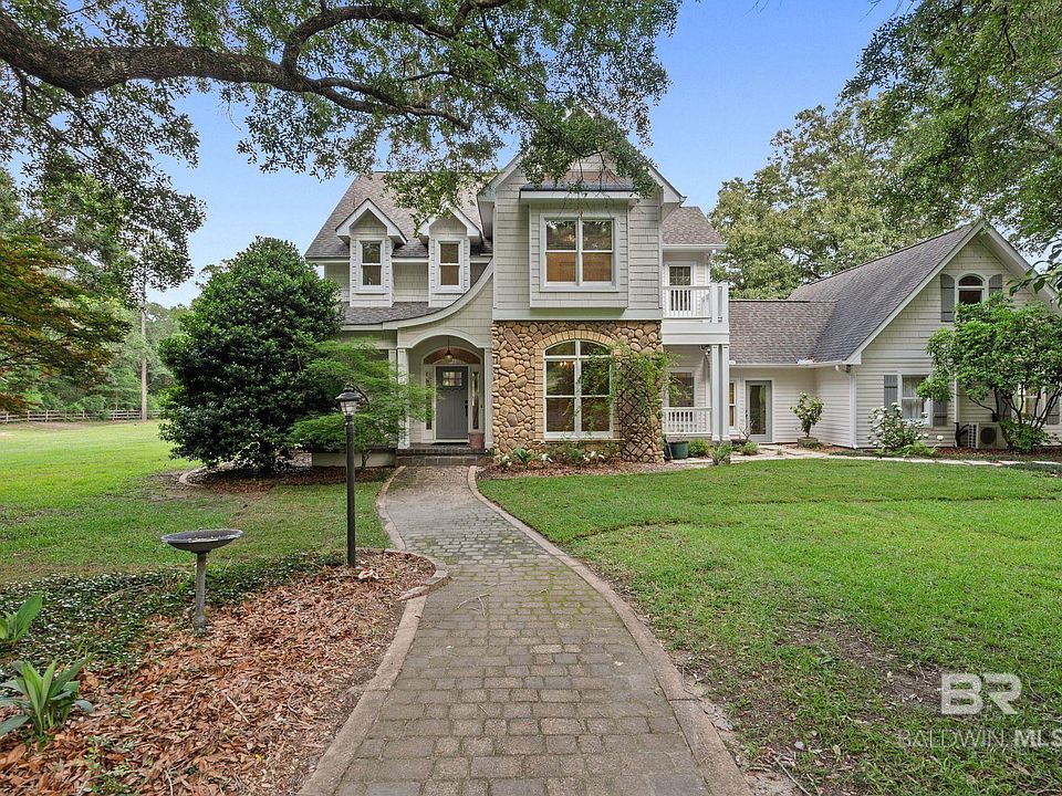 1st image of 12660 Oak Tree Dr