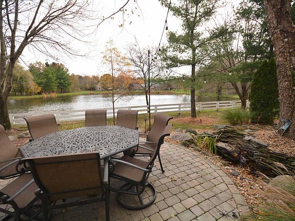 5th image of 1092 Bayboro Dr