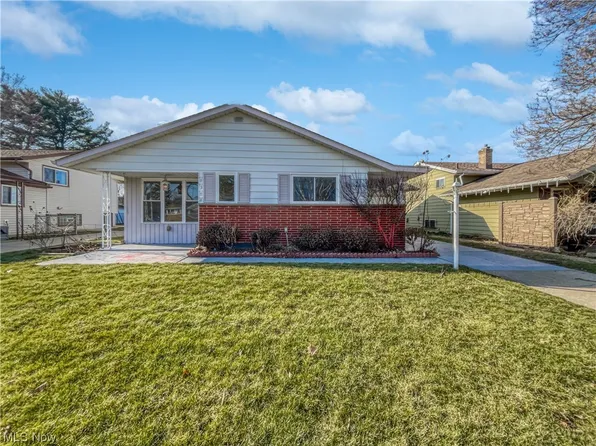 4384 Valleyside Rd, Cleveland, OH 44135
