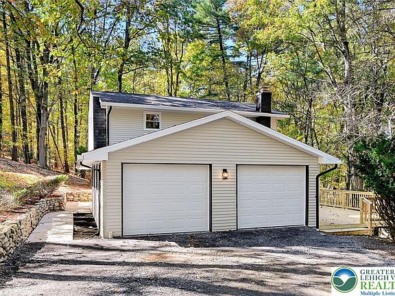 3rd image of 2524 Papoose Dr