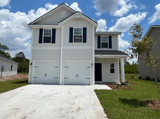 145 Battalion Ln, Hinesville, GA 31313