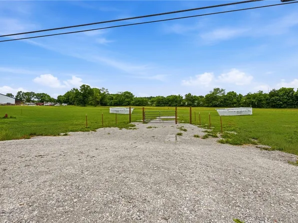 N Center St, Elkins, AR 72727