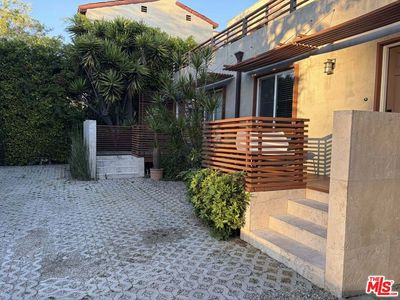 832 N Las Palmas Ave, Los Angeles, CA, 90038