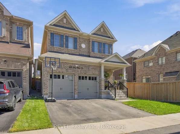 1901 Don White Ct, Oshawa, ON L1K 1A1