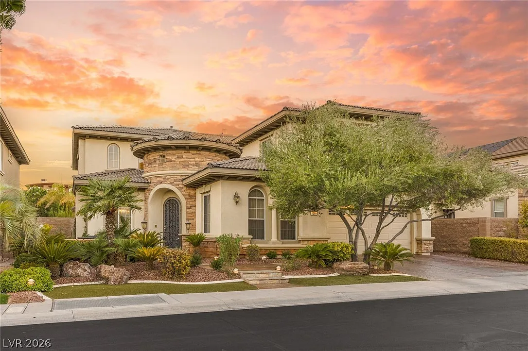 4 bed, 3.5 bath, 4107 sqft, $9,999 — Photo 4