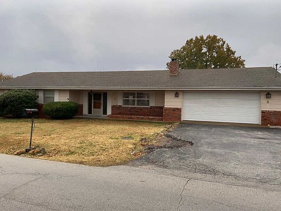 2nd image of 8 Hilltop Dr